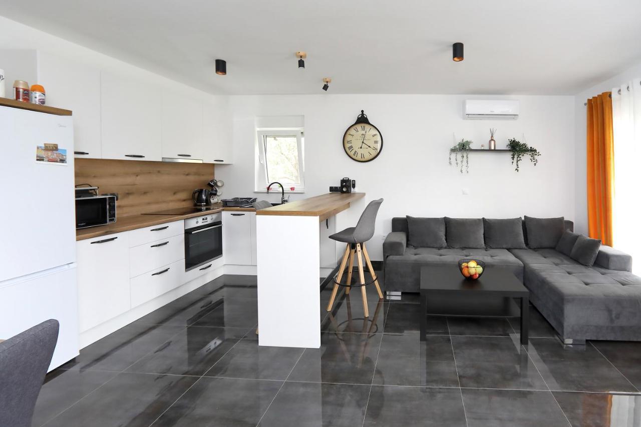 Apartman Kero Bibinje Zewnętrze zdjęcie